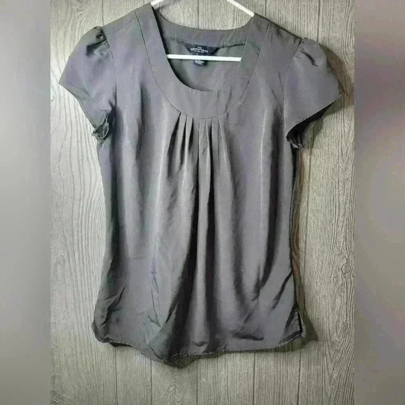 The Outfiters by Lands End gray blouse. Size 2. 100% polyester. - Picture 1 of 4